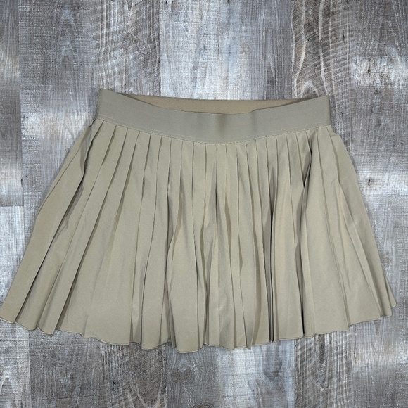 Aritizia TnAction TnaMove Tennis ProMicro pleated high rise Skirt Tan Size L - Picture 2 of 10